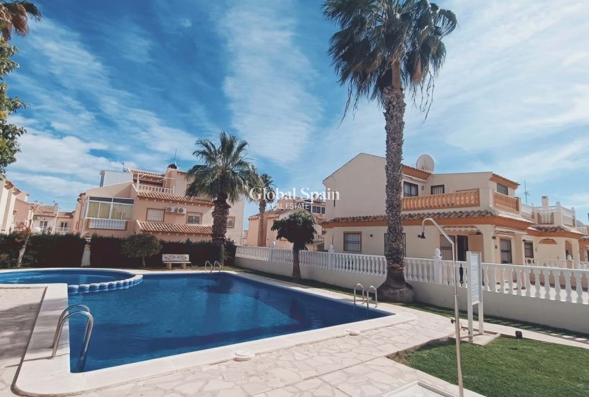 Resale - HOUSE -
PLAYA FLAMENCA - Costa Blanca