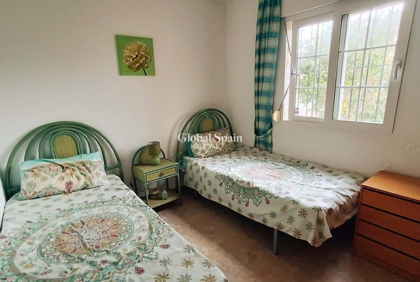 Resale - HOUSE -
PLAYA FLAMENCA - Costa Blanca