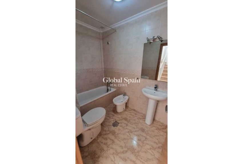 Resale - HOUSE -
PLAYA FLAMENCA - Costa Blanca