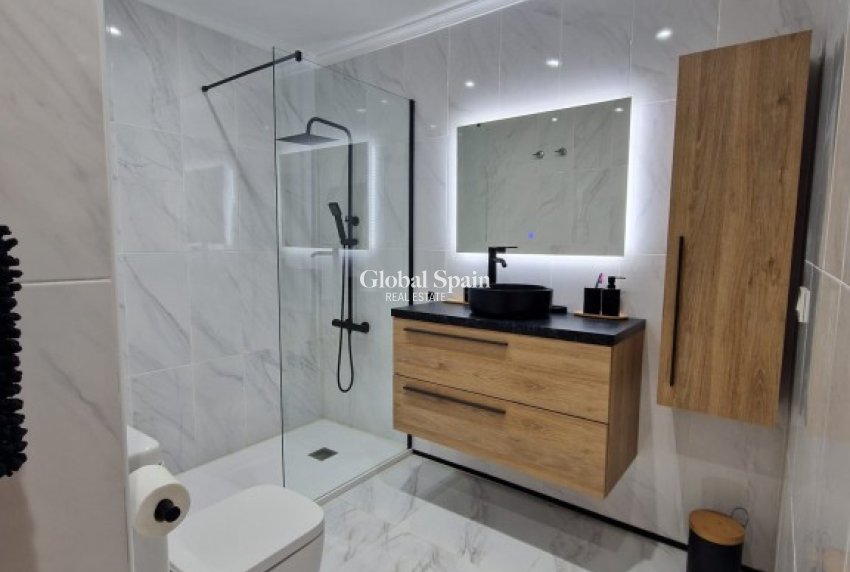 Resale - HOUSE -
PLAYA FLAMENCA - Costa Blanca