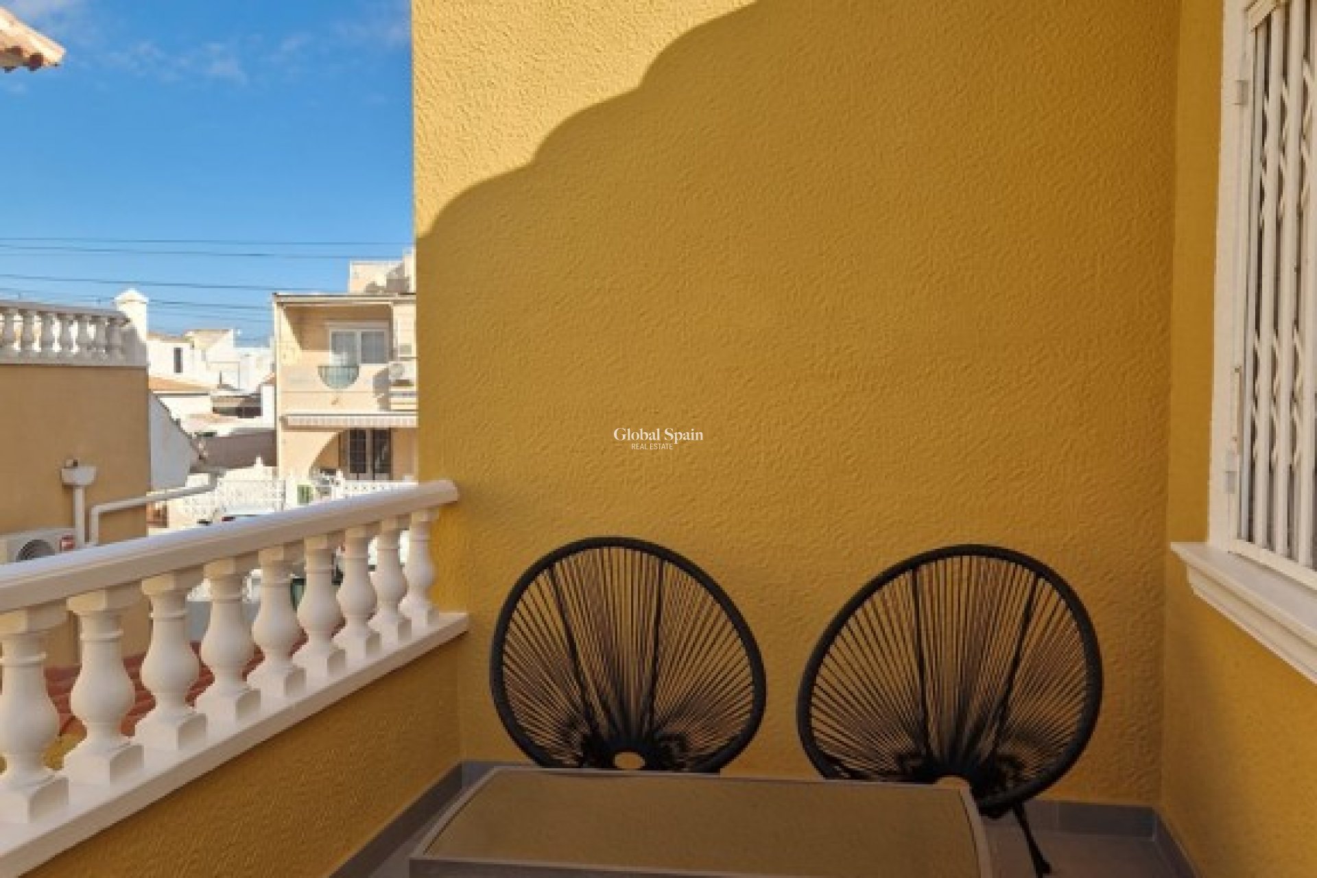 Resale - HOUSE -
PLAYA FLAMENCA - Costa Blanca