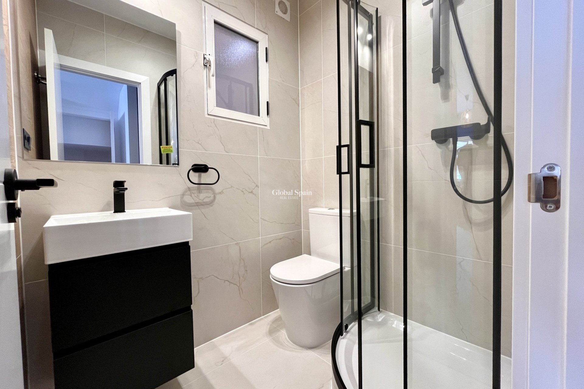 Resale - HOUSE -
PLAYA FLAMENCA - Costa Blanca