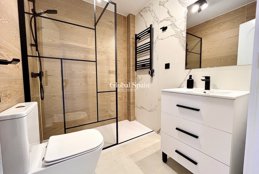 Resale - HOUSE -
PLAYA FLAMENCA - Costa Blanca