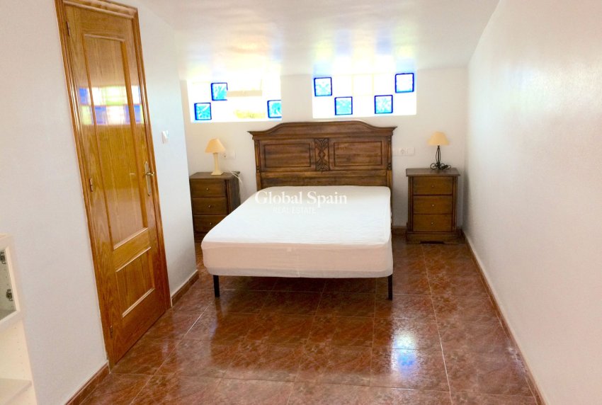 Resale - HOUSE -
PLAYA FLAMENCA - Costa Blanca