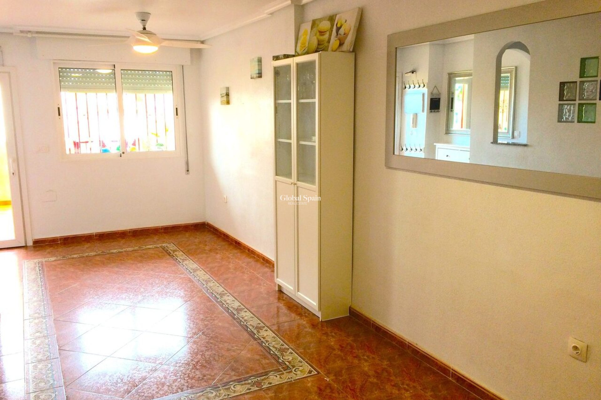 Resale - HOUSE -
PLAYA FLAMENCA - Costa Blanca