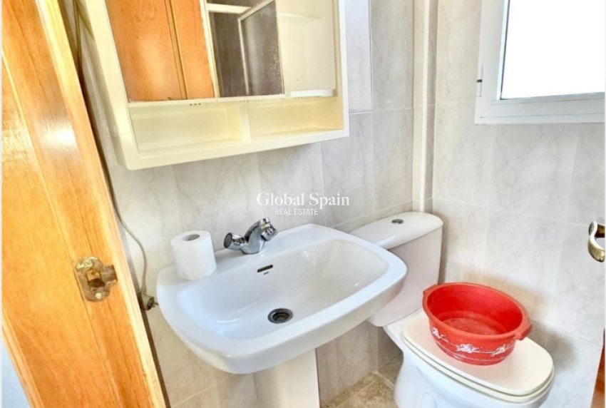 Resale - HOUSE -
PLAYA FLAMENCA - Costa Blanca