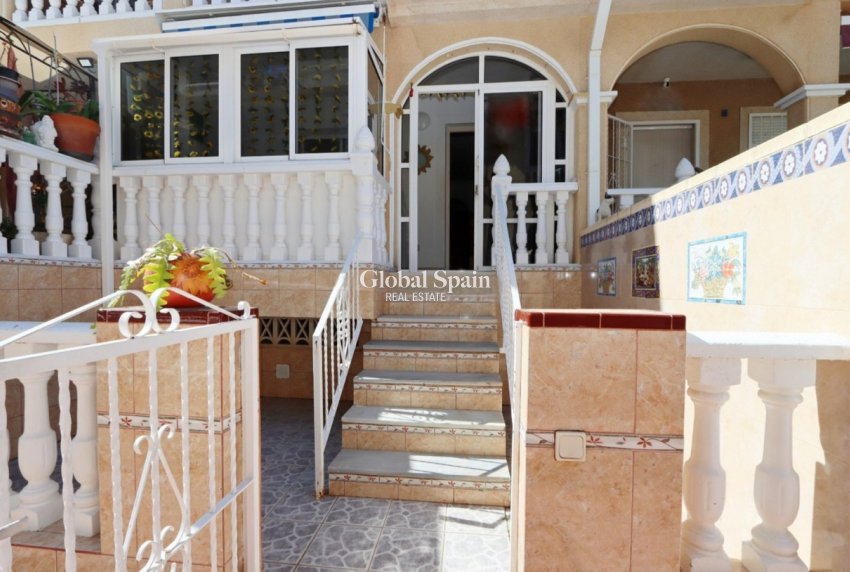 Resale - HOUSE -
PLAYA FLAMENCA - Costa Blanca