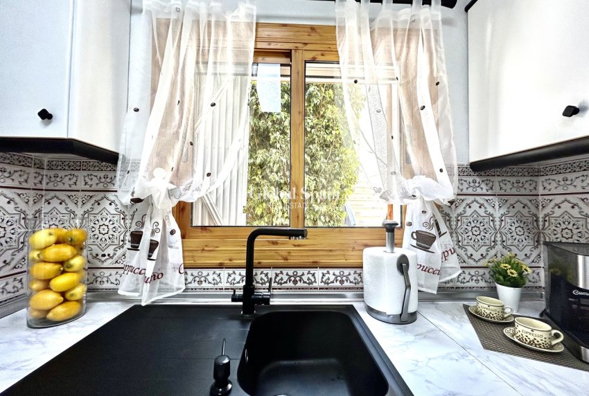 Resale - HOUSE -
PLAYA FLAMENCA - Costa Blanca