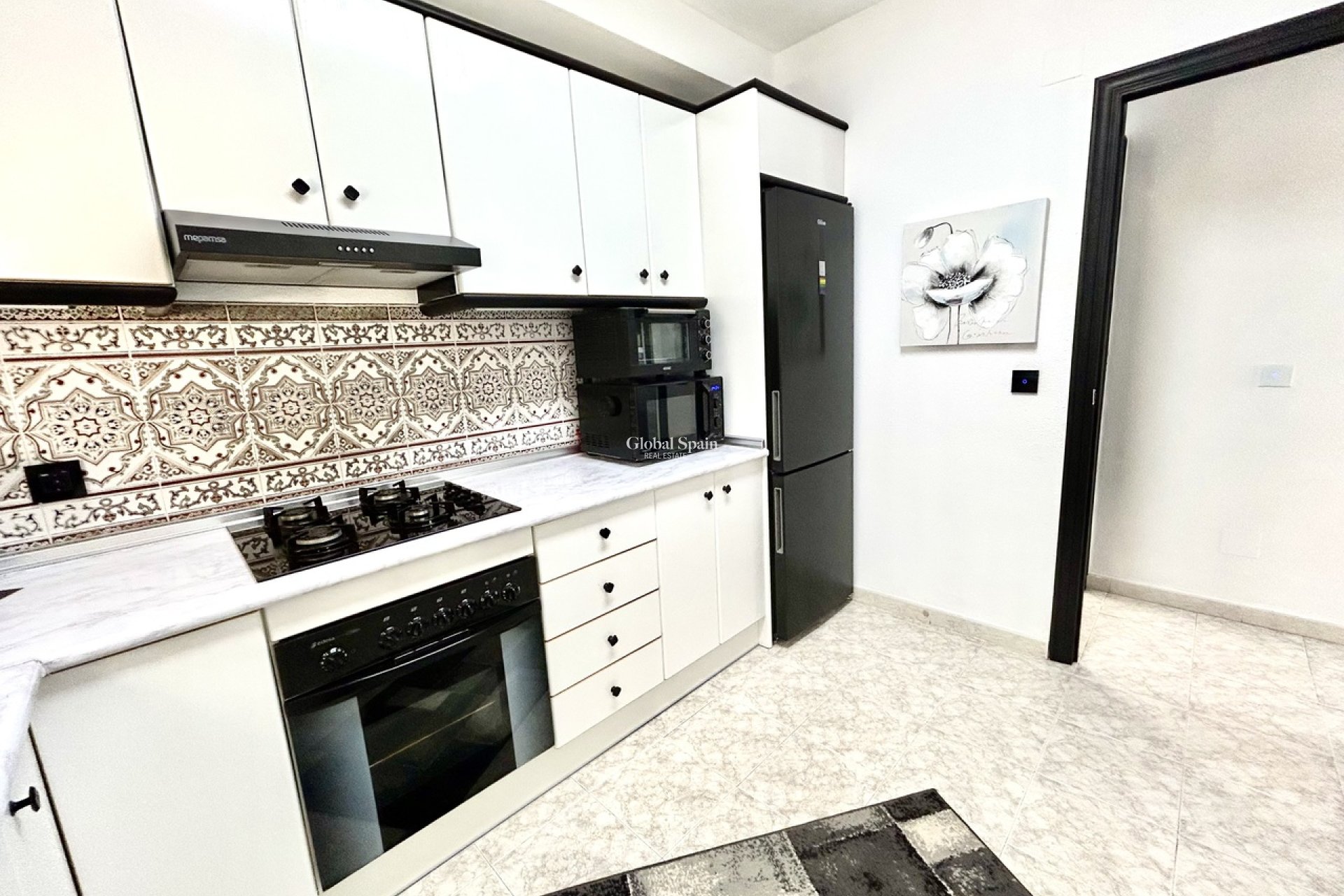 Resale - HOUSE -
PLAYA FLAMENCA - Costa Blanca