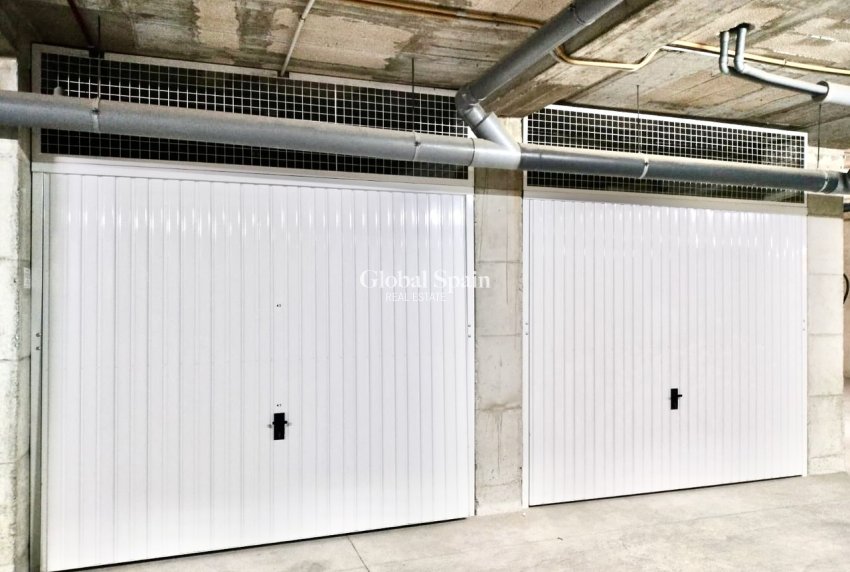 Resale - HOUSE -
PLAYA FLAMENCA - Costa Blanca