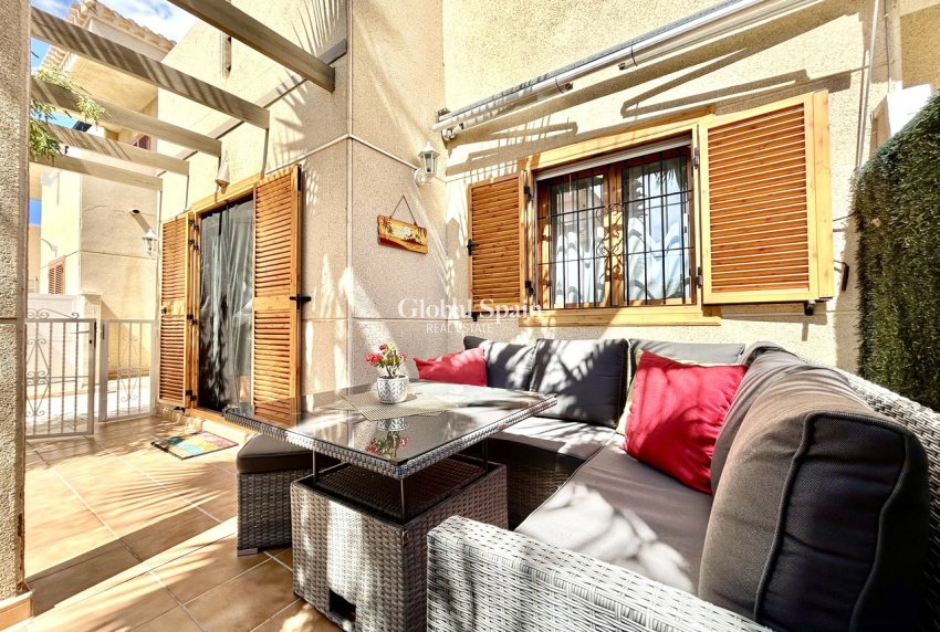 Resale - HOUSE -
PLAYA FLAMENCA - Costa Blanca