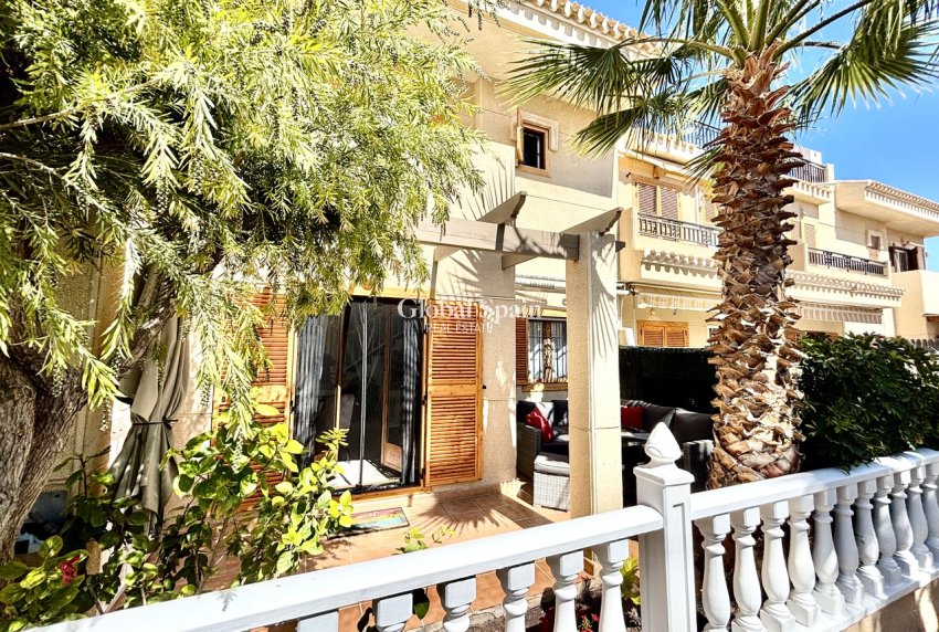 Resale - HOUSE -
PLAYA FLAMENCA - Costa Blanca