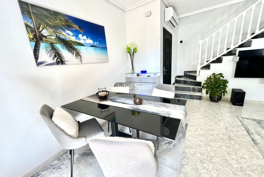 Resale - HOUSE -
PLAYA FLAMENCA - Costa Blanca