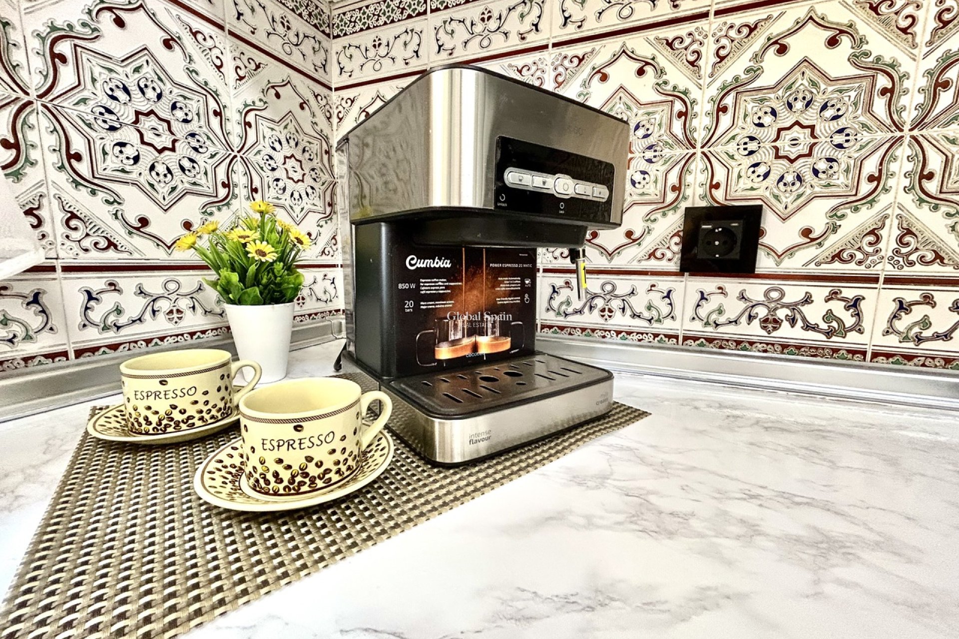 Resale - HOUSE -
PLAYA FLAMENCA - Costa Blanca