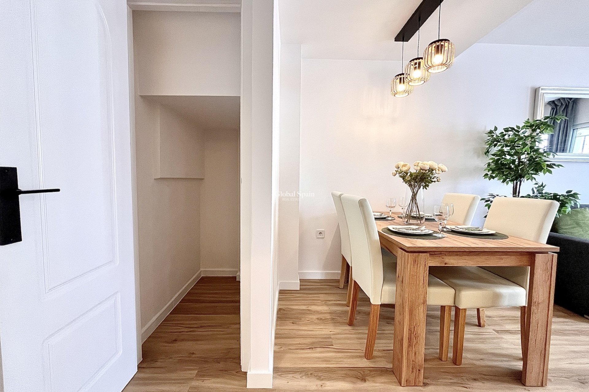 Resale - HOUSE -
PLAYA FLAMENCA - Costa Blanca