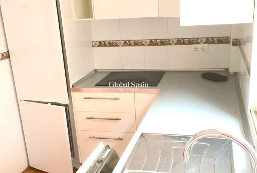 Resale - HOUSE -
PLAYA FLAMENCA - Costa Blanca