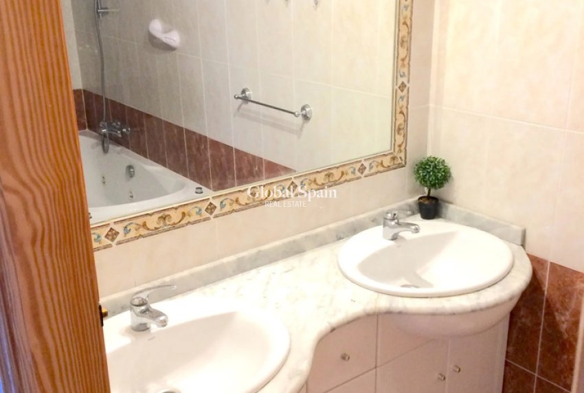 Resale - HOUSE -
PLAYA FLAMENCA - Costa Blanca