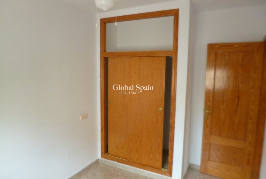 Resale - HOUSE -
PLAYA FLAMENCA - Costa Blanca