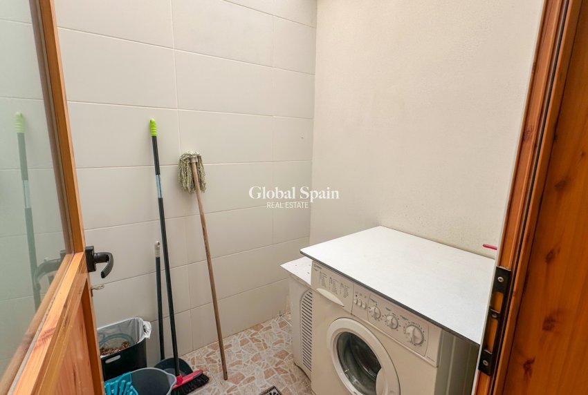 Resale - HOUSE -
PLAYA FLAMENCA - Costa Blanca