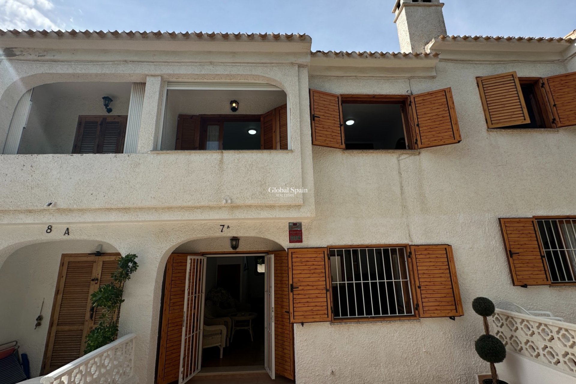 Resale - HOUSE -
PLAYA FLAMENCA - Costa Blanca
