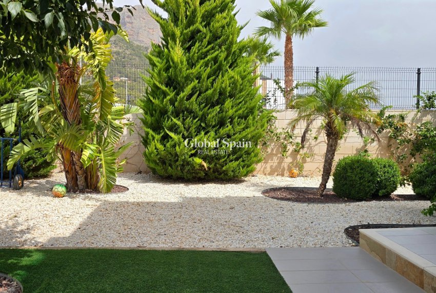 Resale - HOUSE -
POLOP - Alberca