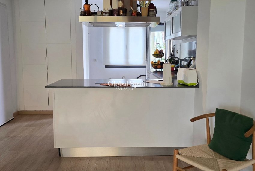 Resale - HOUSE -
POLOP - Alberca