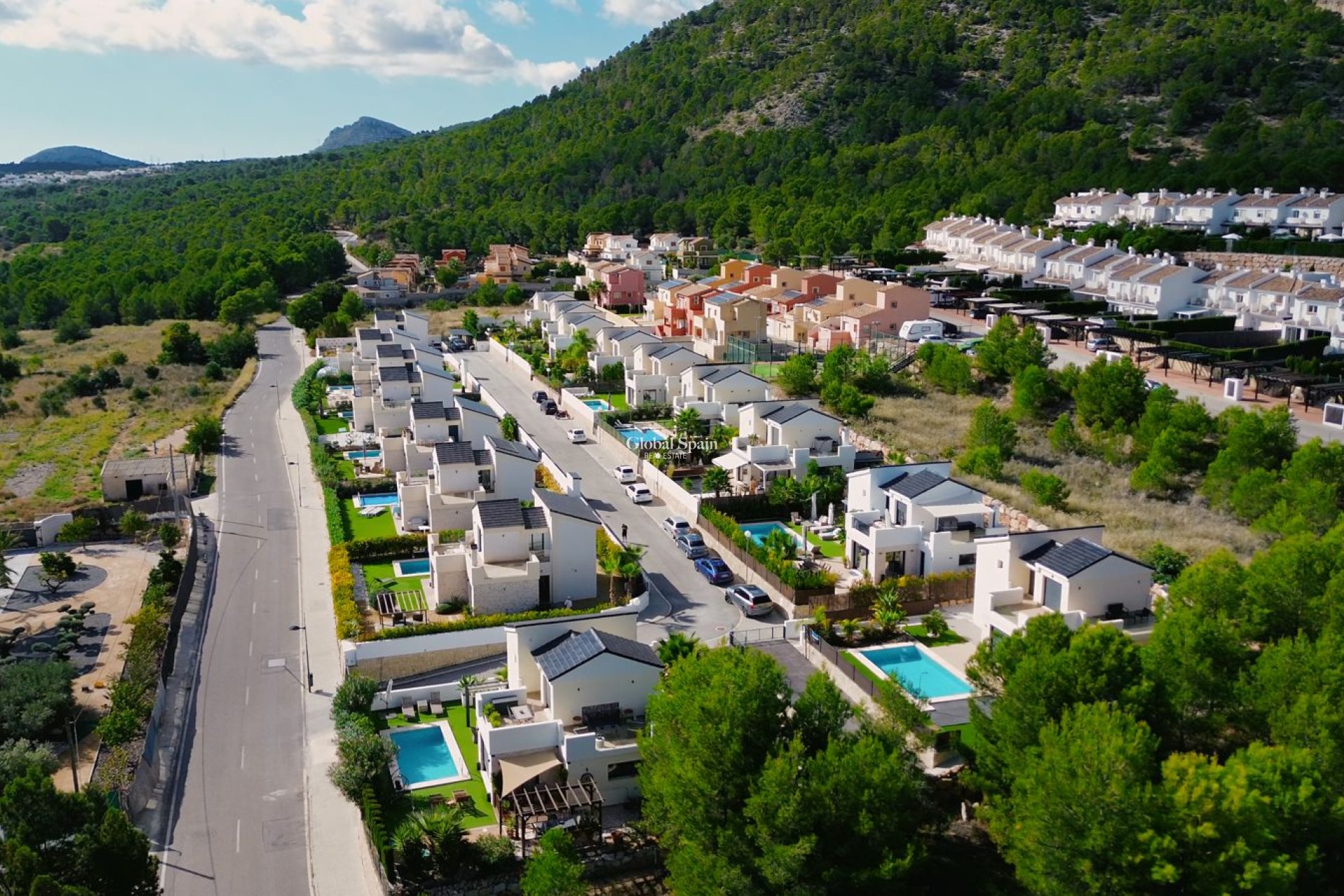 Resale - HOUSE -
POLOP - Costa Blanca