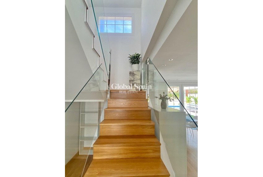 Resale - HOUSE -
POLOP - Costa Blanca