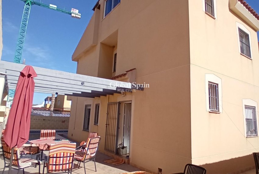 Resale - HOUSE -
PUERTO DE MAZARRÓN - Bolnuevo