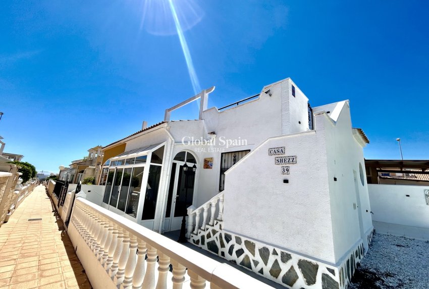 Resale - HOUSE -
PUNTA PRIMA - Costa Blanca