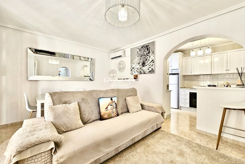 Resale - HOUSE -
PUNTA PRIMA - Costa Blanca