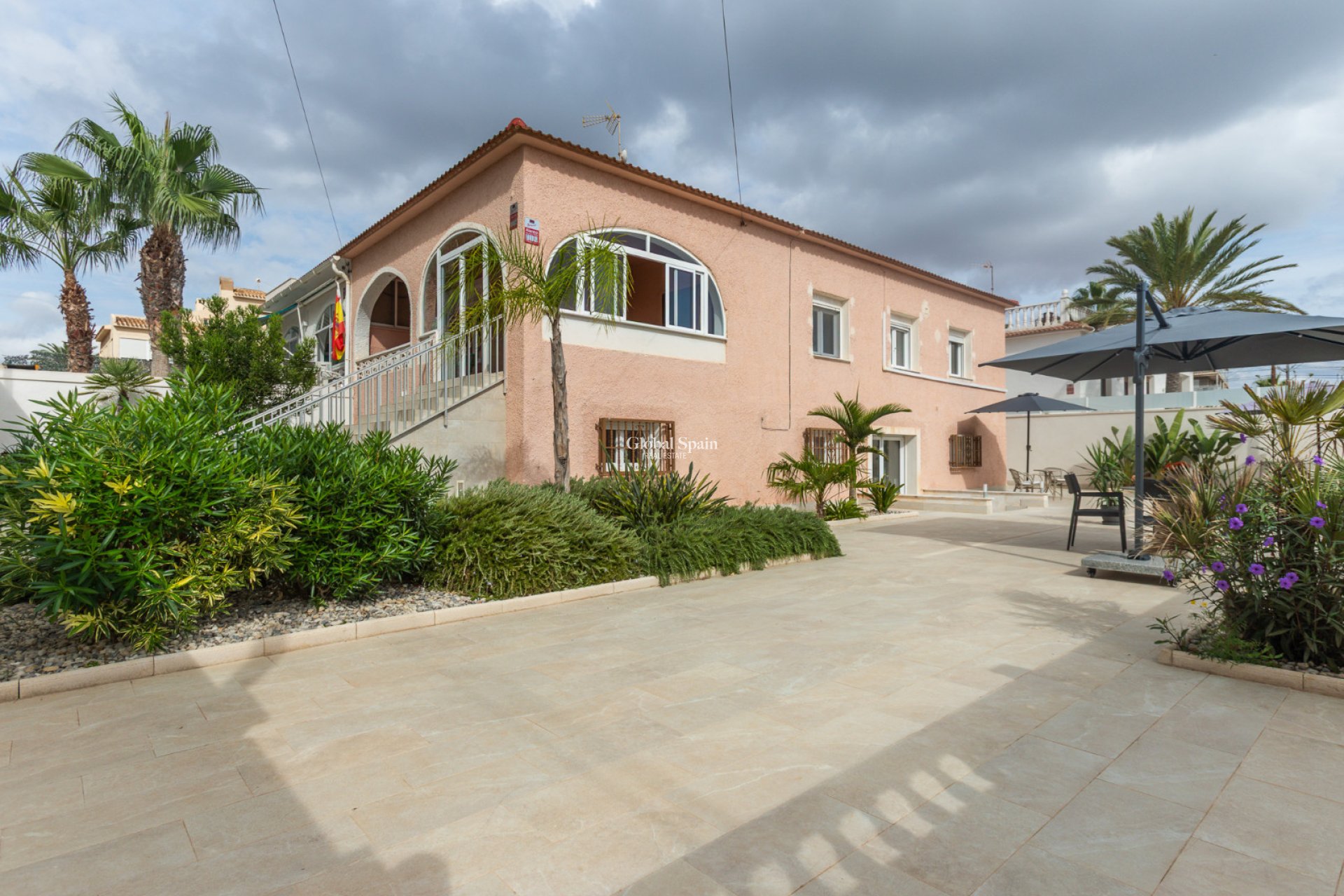 Resale - HOUSE -
PUNTA PRIMA - Costa Blanca