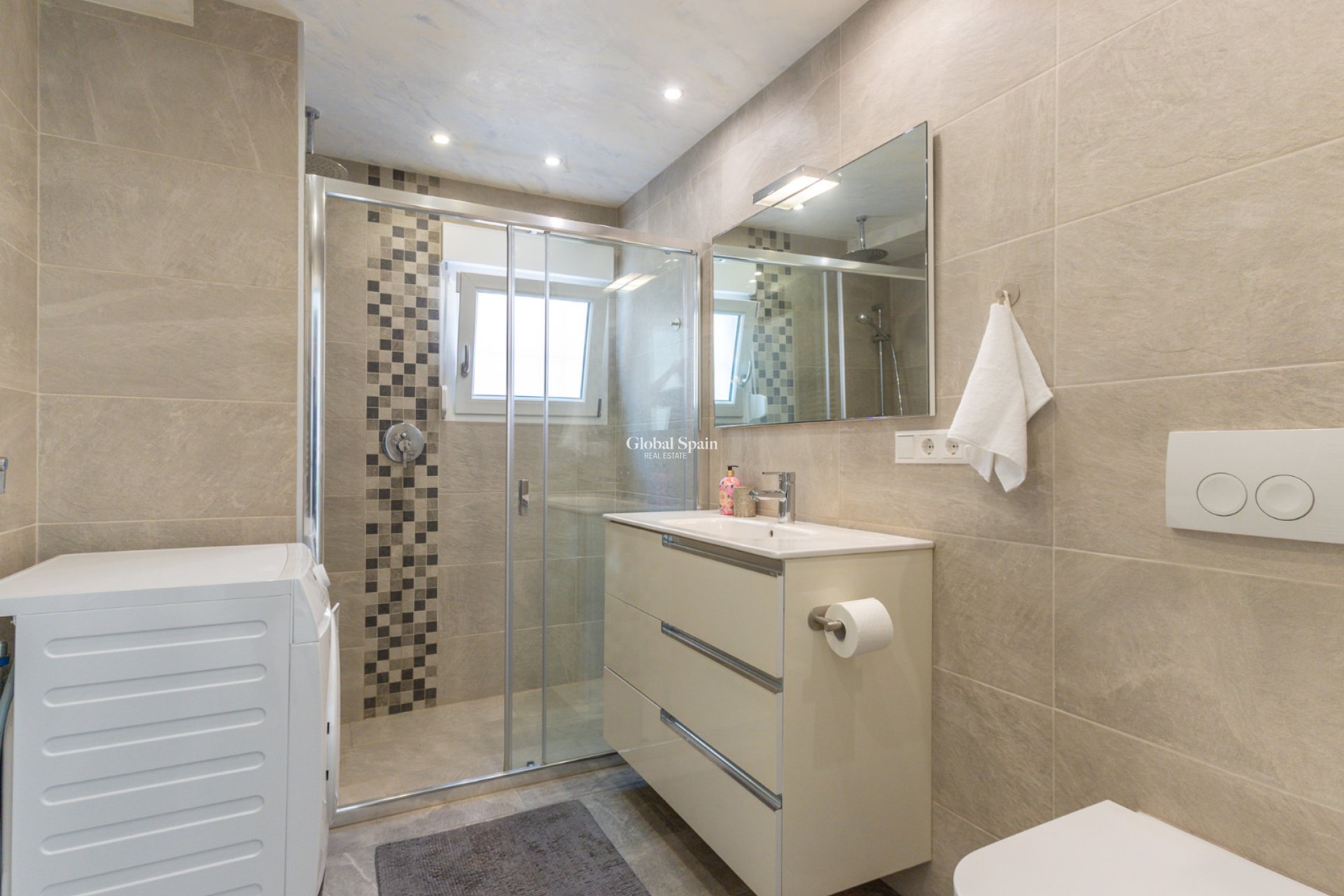 Resale - HOUSE -
PUNTA PRIMA - Costa Blanca