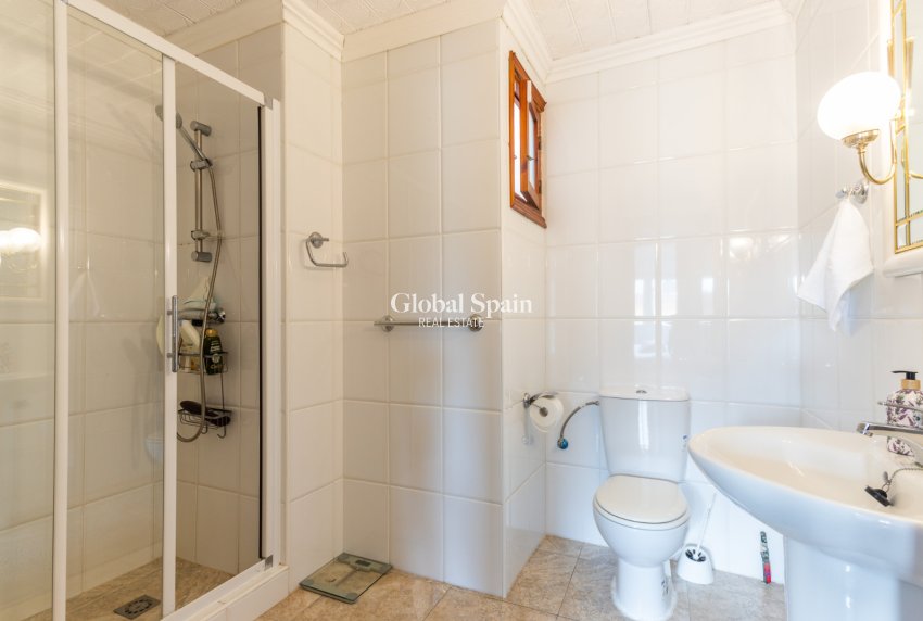 Resale - HOUSE -
PUNTA PRIMA - Costa Blanca