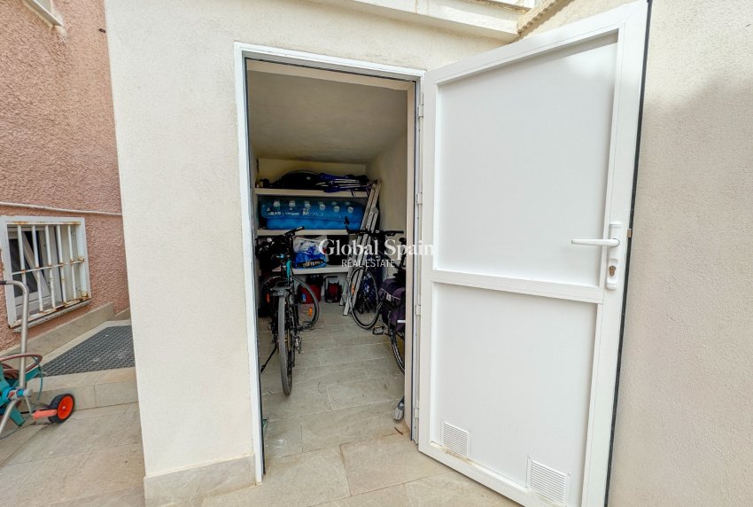 Resale - HOUSE -
PUNTA PRIMA - Costa Blanca
