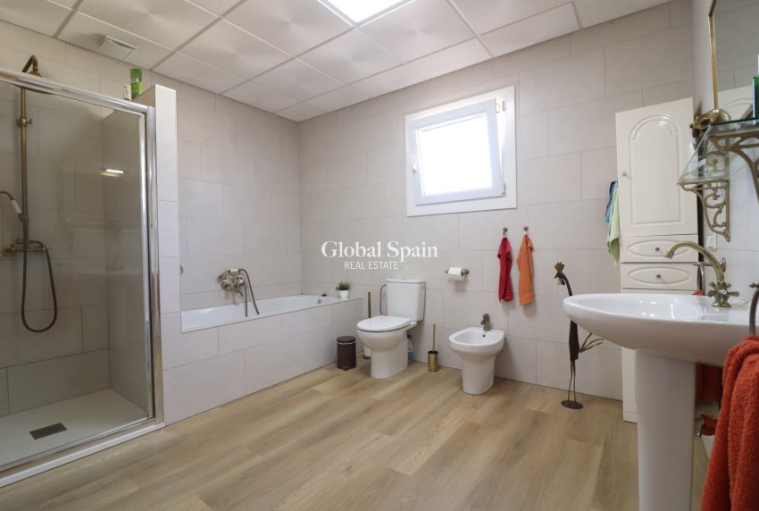 Resale - HOUSE -
Rafal - El Mudamiento