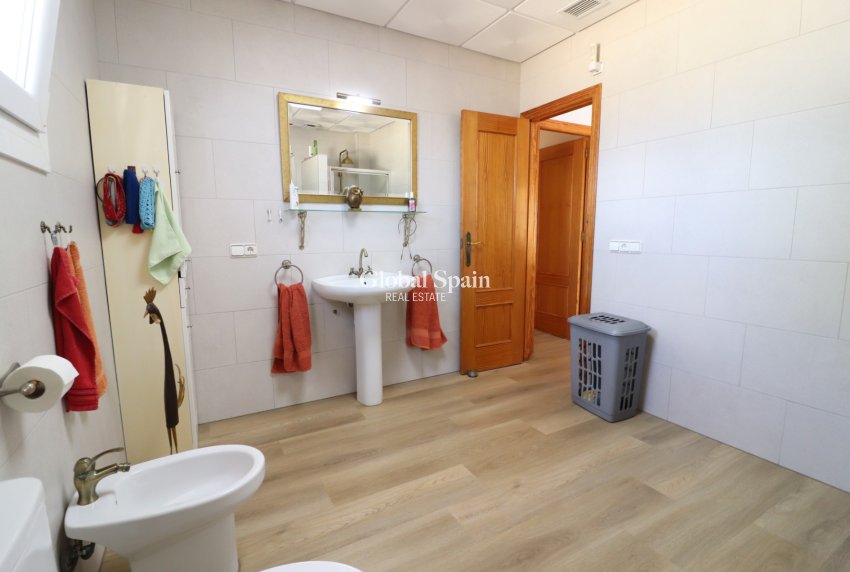 Resale - HOUSE -
Rafal - El Mudamiento