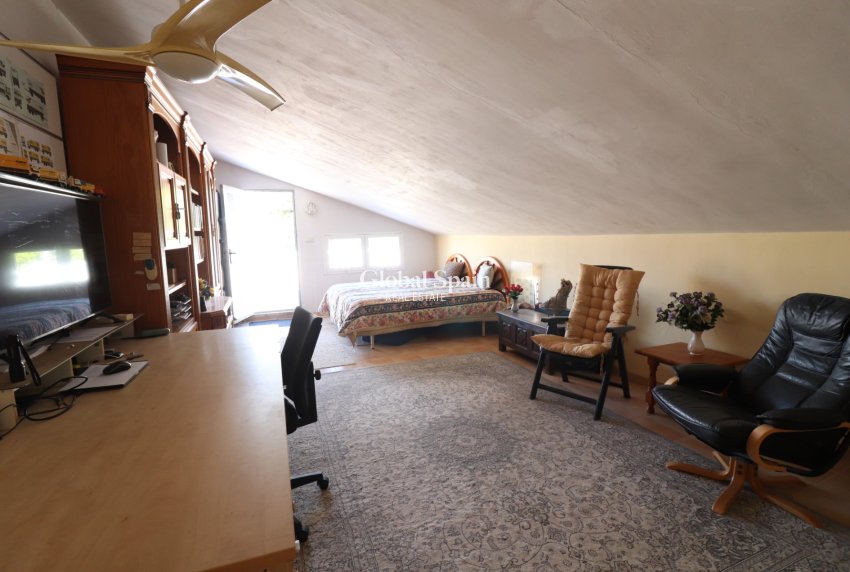 Resale - HOUSE -
Rafal - El Mudamiento