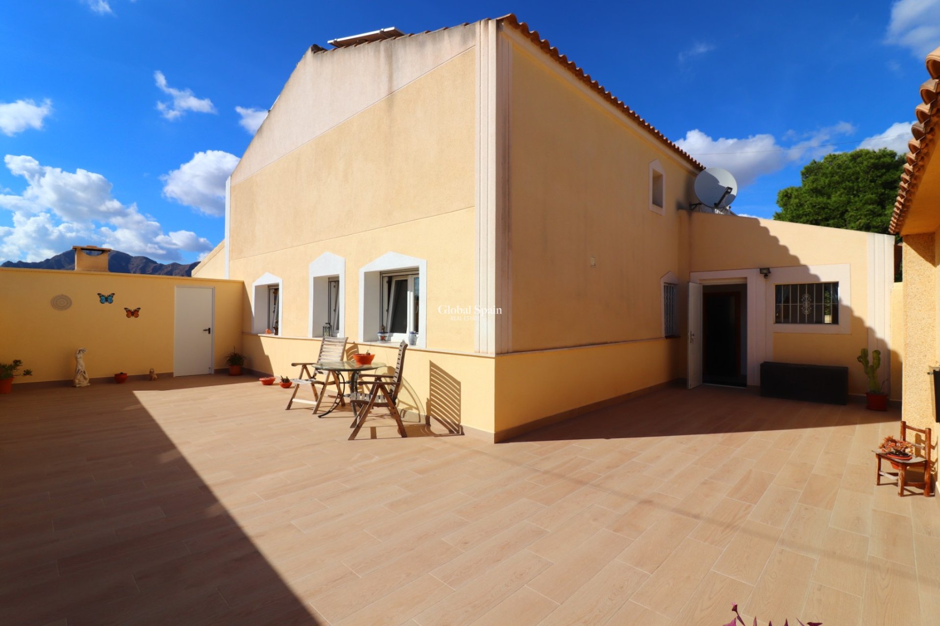 Resale - HOUSE -
Rafal - El Mudamiento