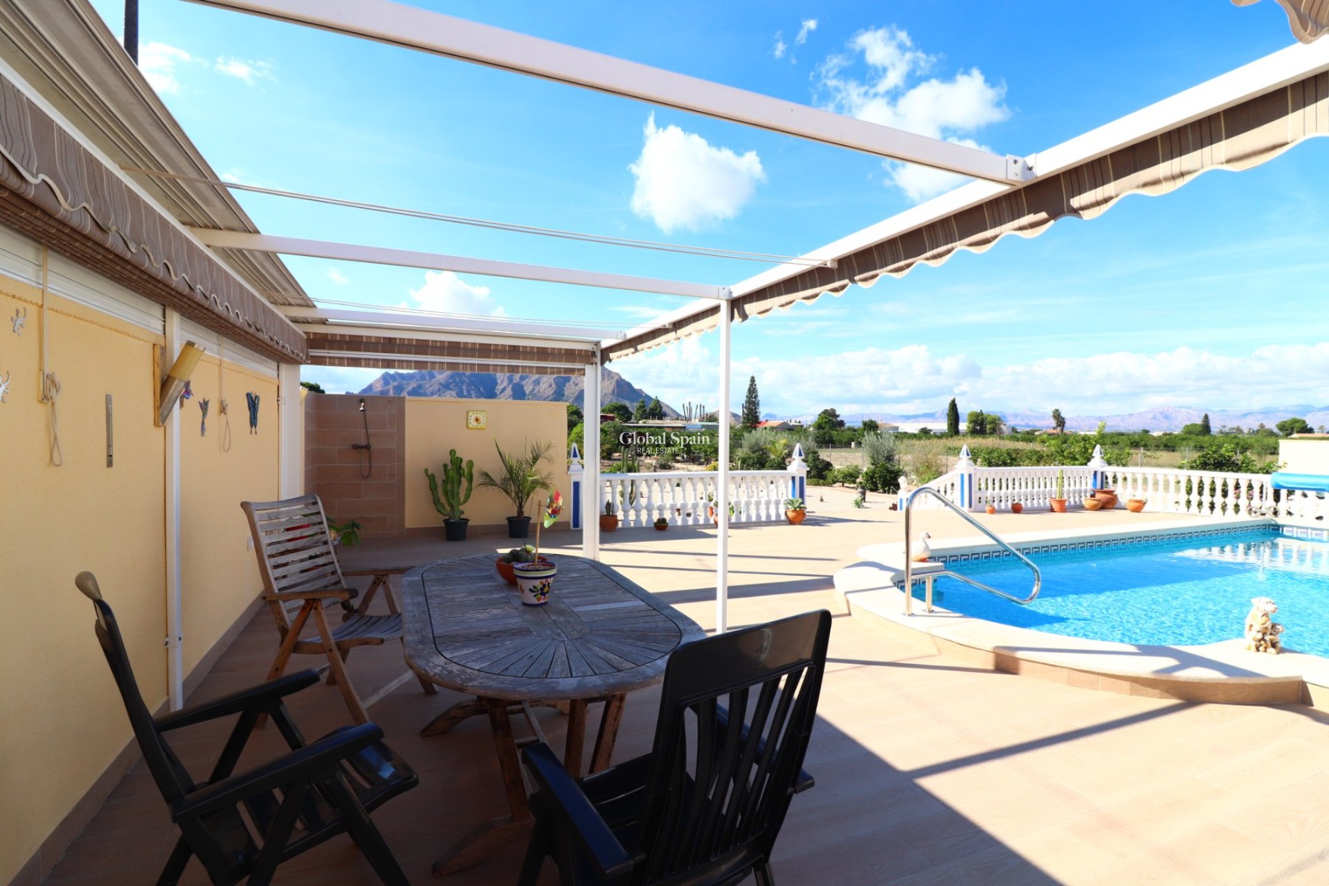 Resale - HOUSE -
Rafal - El Mudamiento