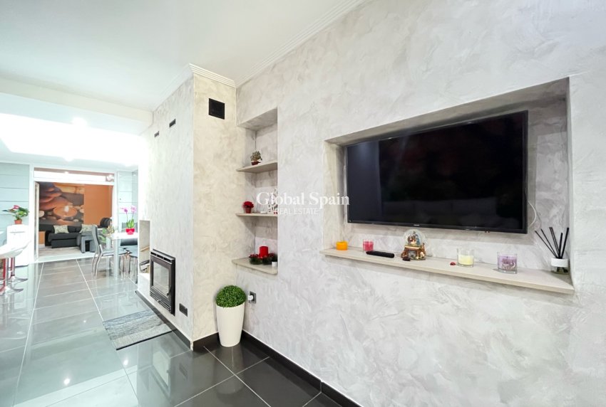 Resale - HOUSE -
RAFELCOFER - Centro