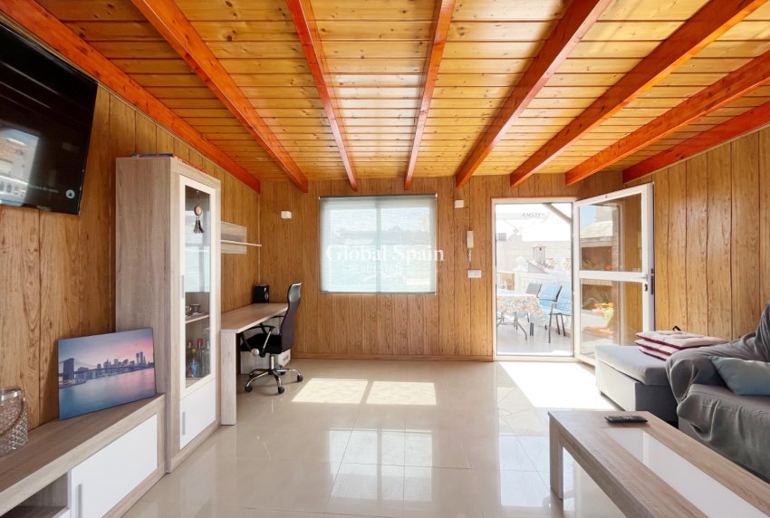 Resale - HOUSE -
RAFELCOFER - Centro