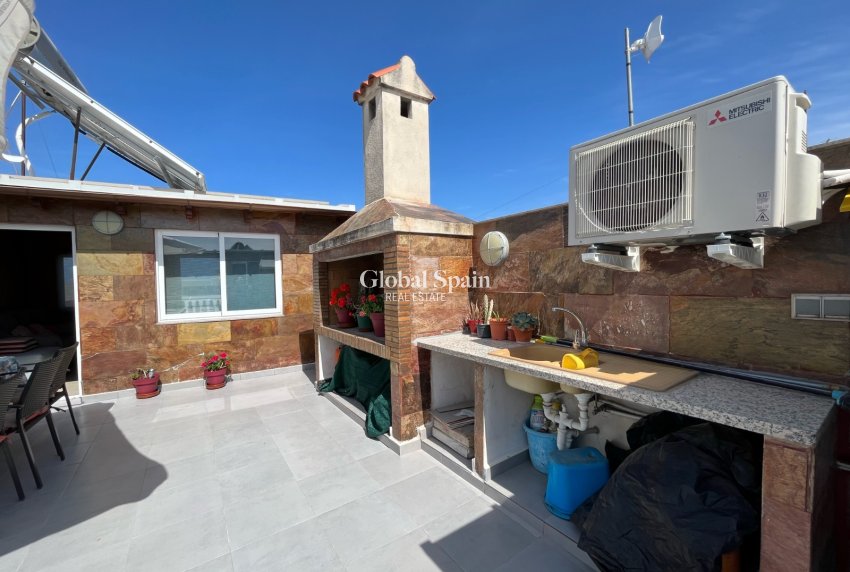 Resale - HOUSE -
RAFELCOFER - Centro