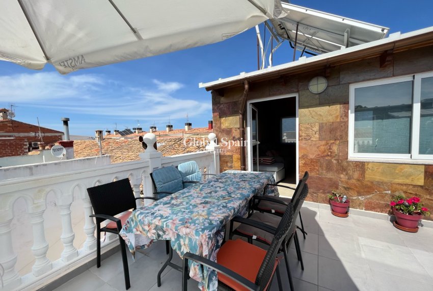 Resale - HOUSE -
RAFELCOFER - Centro