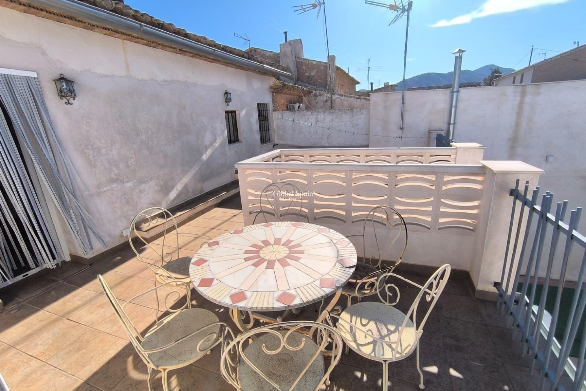 Resale - HOUSE -
RASPAY - Inland