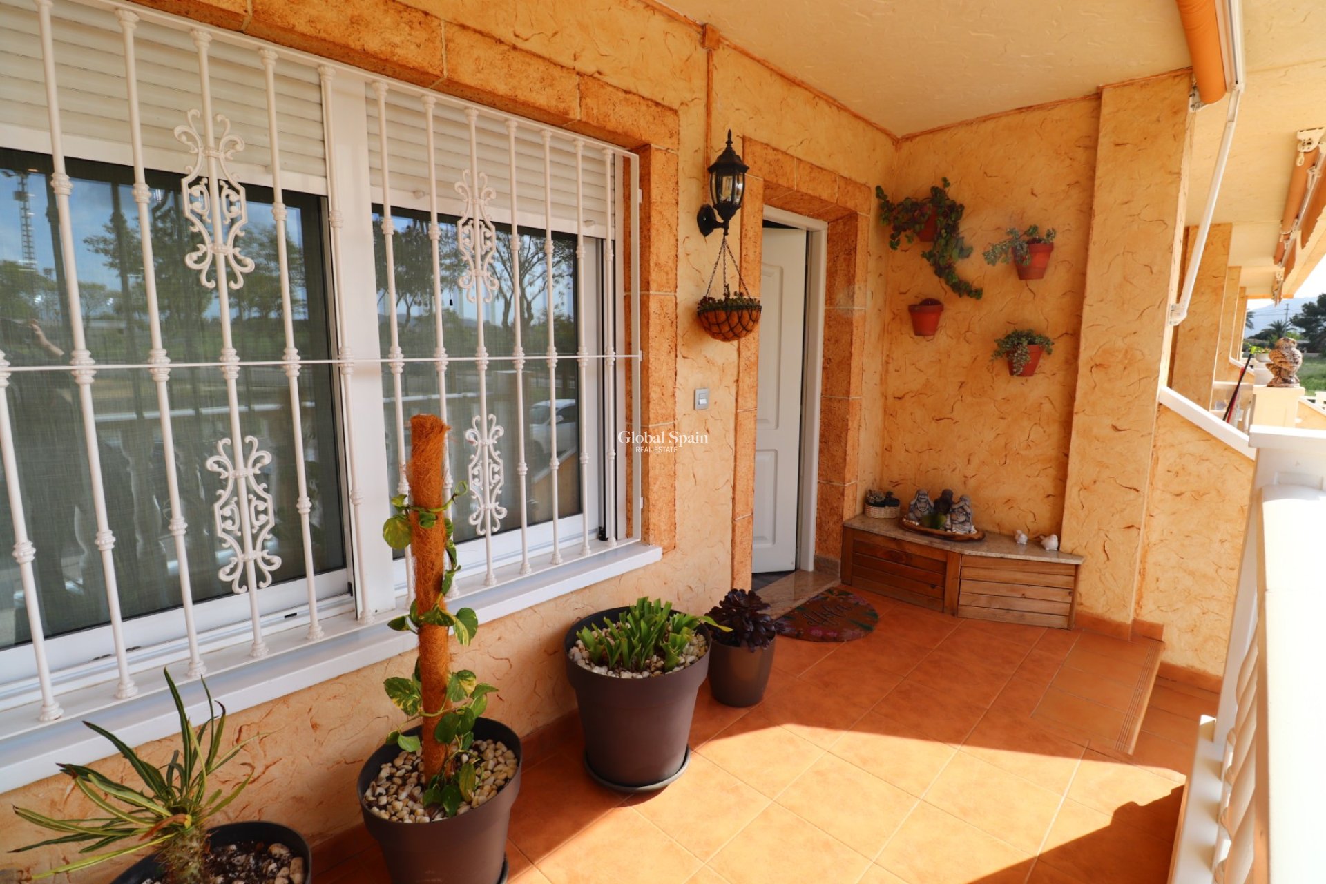 Resale - HOUSE -
Redovan - Redovan - Town