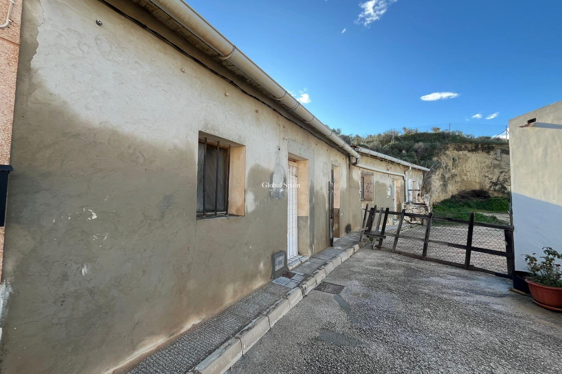 Resale - HOUSE -
Rojales - Centro