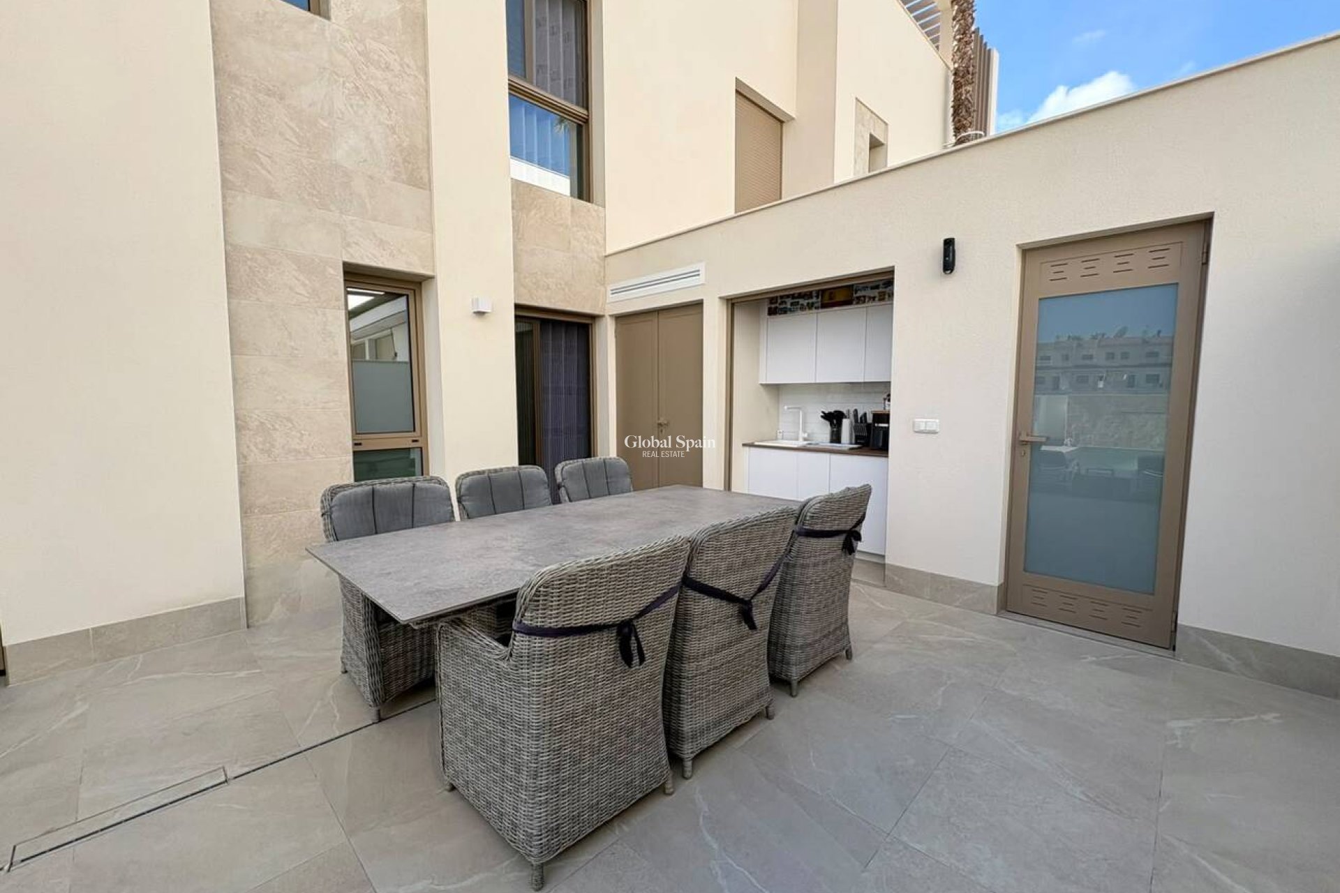 Resale - HOUSE -
ROJALES - Ciudad Quesada