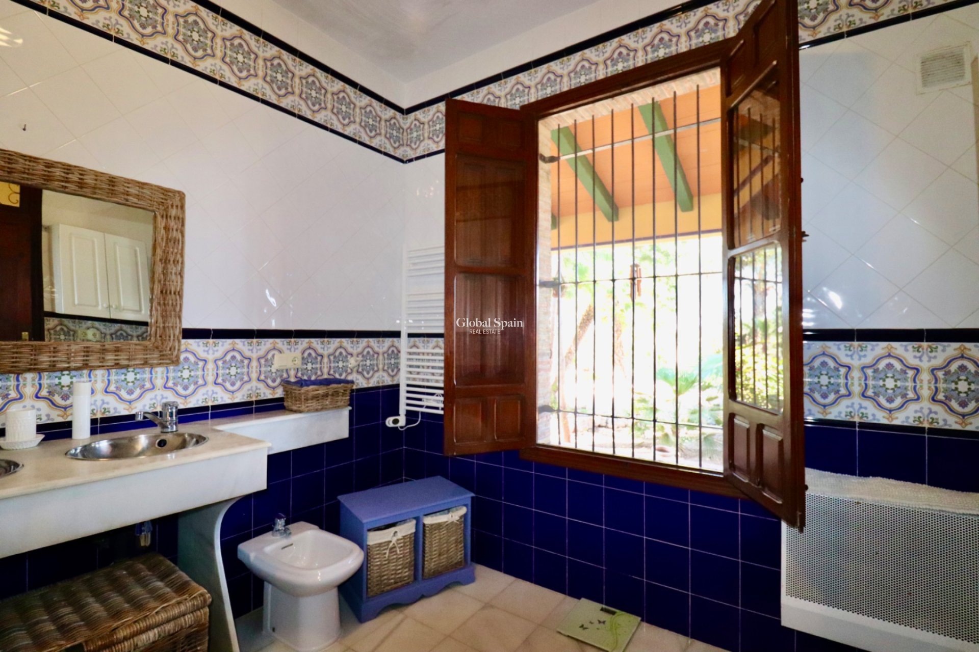 Resale - HOUSE -
ROJALES - Heredades