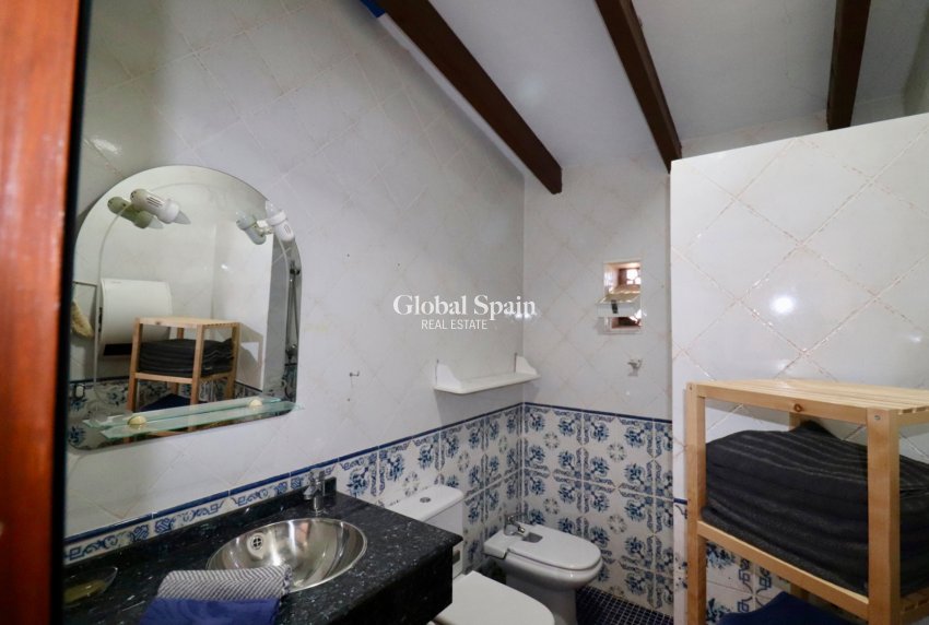 Resale - HOUSE -
ROJALES - Heredades